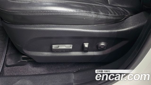 Hyundai Santafe 2016 — photo 32