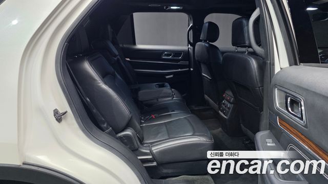 Ford Explorer 2017 — photo 12