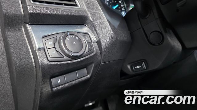 Ford Explorer 2017 — photo 17