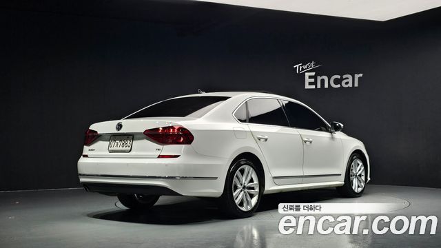 Volkswagen Passat 2018 — photo 2