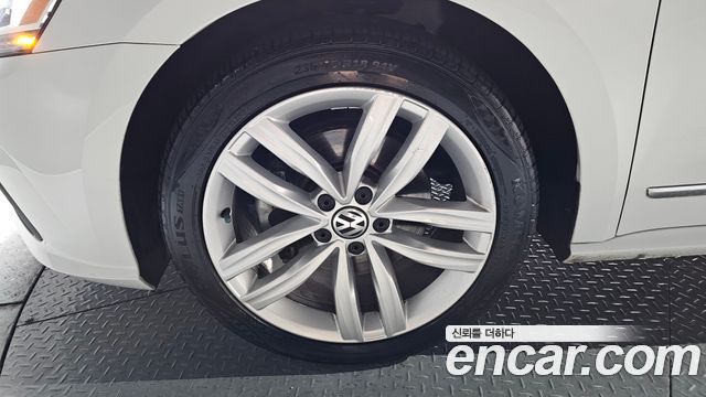 Volkswagen Passat 2018 — photo 5