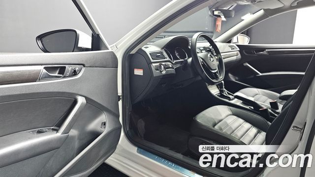 Volkswagen Passat 2018 — photo 10