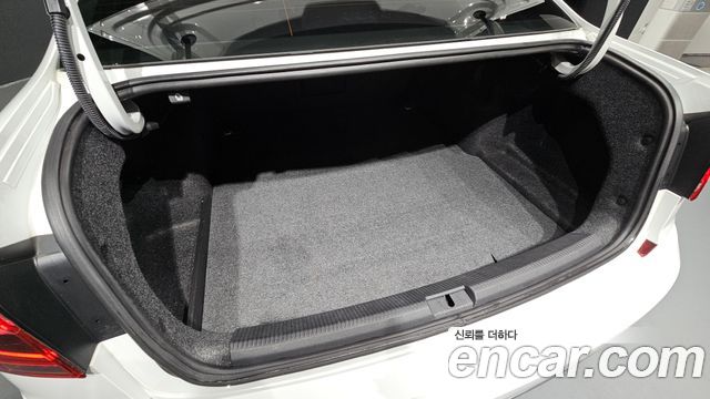 Volkswagen Passat 2018 — photo 20