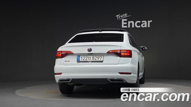 Volkswagen Jetta 2021 — photo 4