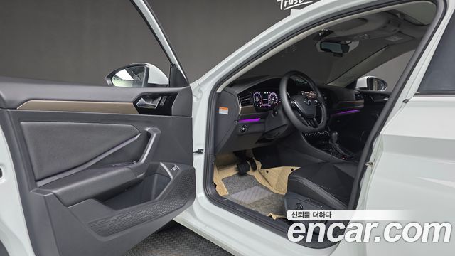 Volkswagen Jetta 2021 — photo 13