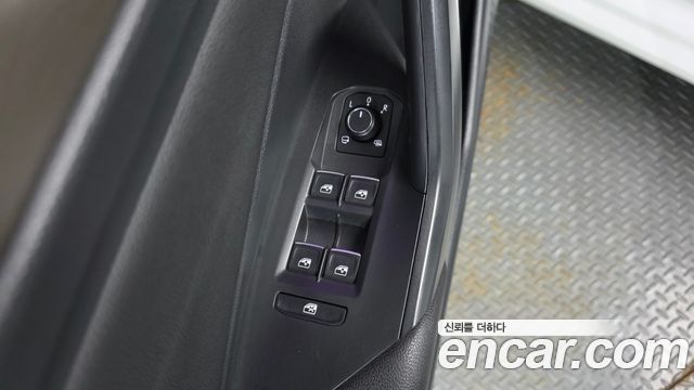 Volkswagen Jetta 2021 — photo 17
