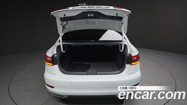 Volkswagen Jetta 2021 — photo 26