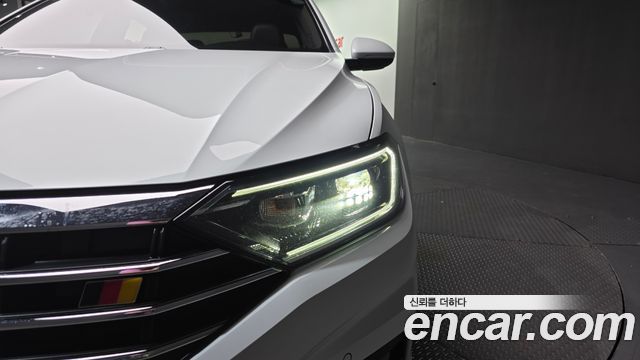 Volkswagen Jetta 2021 — photo 8
