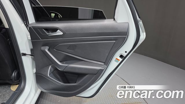 Volkswagen Jetta 2021 — photo 15