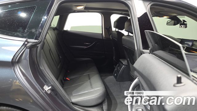BMW Gran Turismo 2019 — photo 12