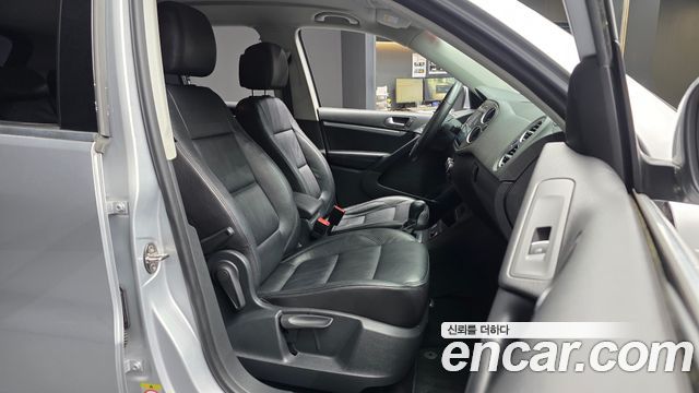 Volkswagen Tiguan 2015 — photo 11