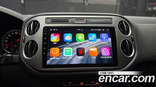 Volkswagen Tiguan 2015 — photo 16