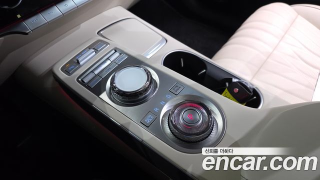 Genesis GV70 2023 — photo 12