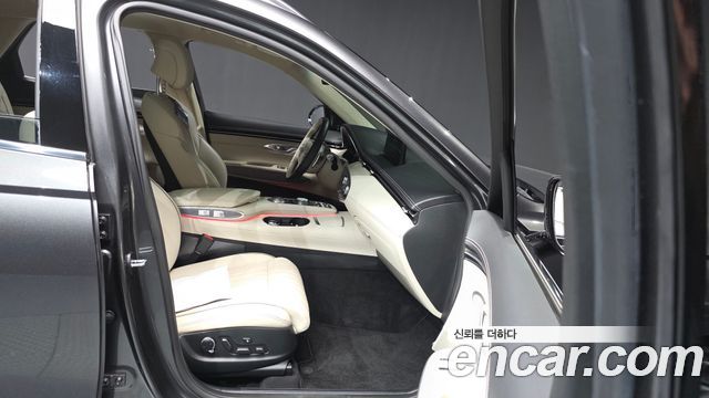 Genesis GV70 2023 — photo 17