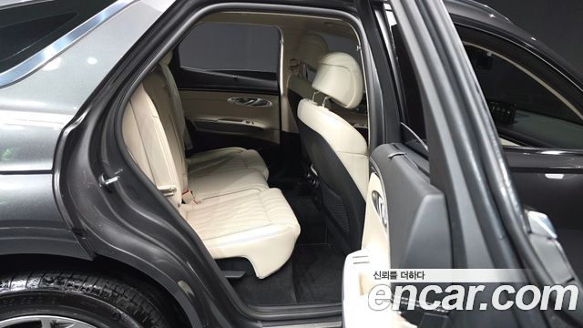 Genesis GV70 2023 — photo 18