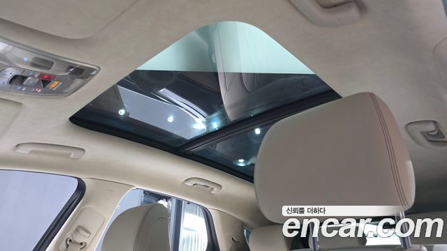 Genesis GV70 2023 — photo 25
