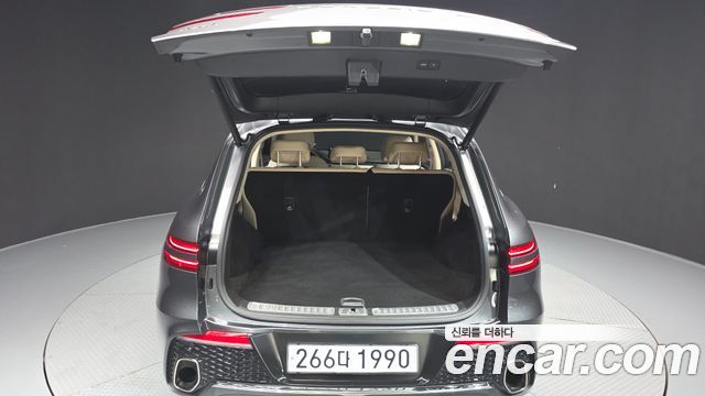 Genesis GV70 2023 — photo 26