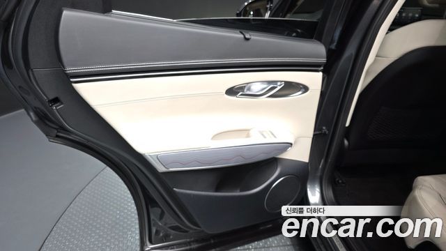 Genesis GV70 2023 — photo 15
