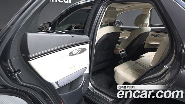 Genesis GV70 2023 — photo 16