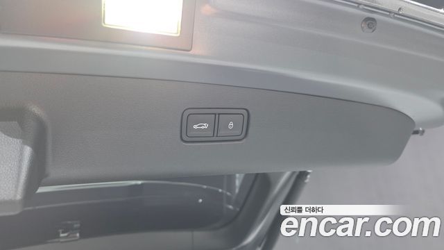 Genesis GV70 2023 — photo 35