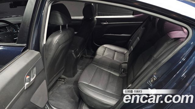 Hyundai AVANTE 2020 — photo 11