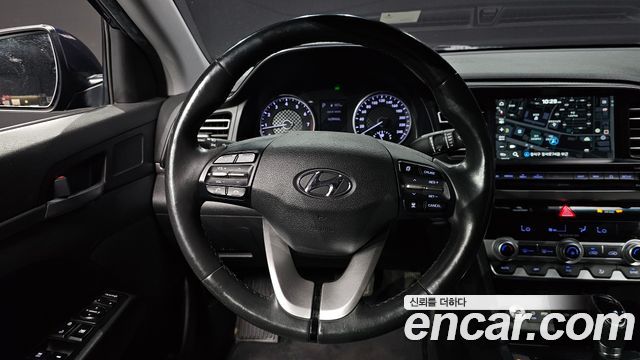Hyundai AVANTE 2020 — photo 12