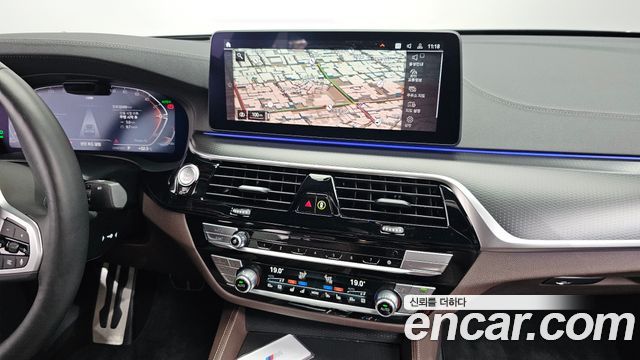 BMW Gran Turismo 2024 — photo 19