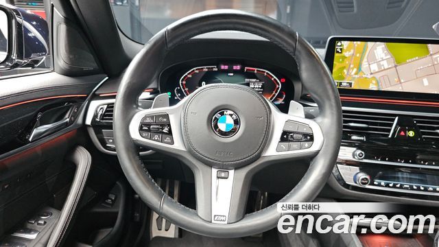 BMW 5-Series 2021 — photo 19