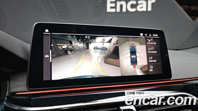 BMW 5-Series 2021 — photo 20