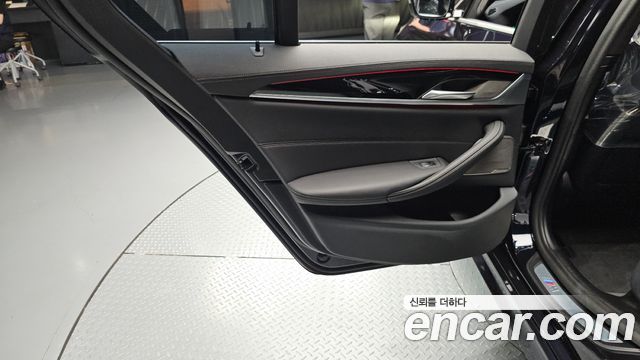 BMW 5-Series 2021 — photo 15