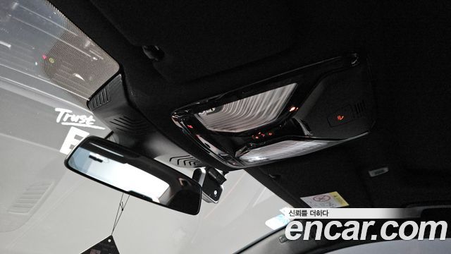 BMW 5-Series 2021 — photo 27