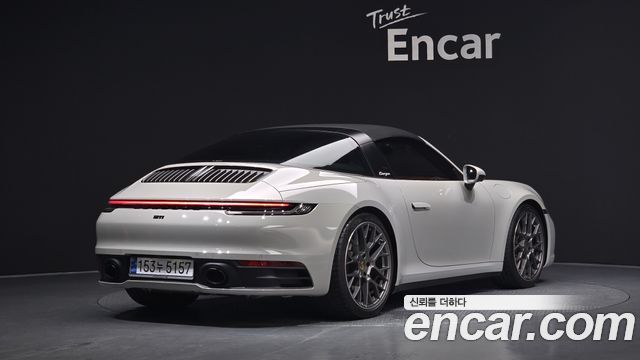 Porsche 911 2024 — photo 2