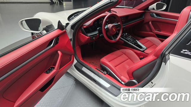 Porsche 911 2024 — photo 13