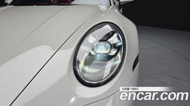 Porsche 911 2024 — photo 8