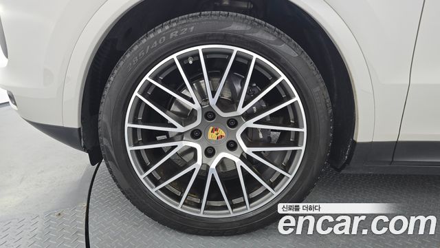 Porsche Cayenne 2021 — photo 5