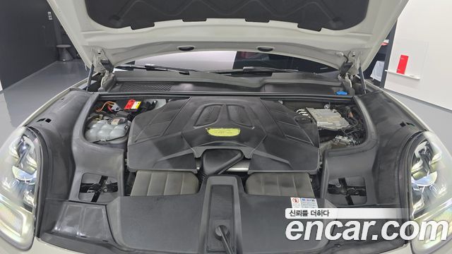 Porsche Cayenne 2021 — photo 6