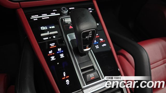 Porsche Cayenne 2021 — photo 12