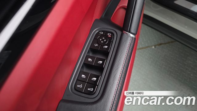 Porsche Cayenne 2021 — photo 24