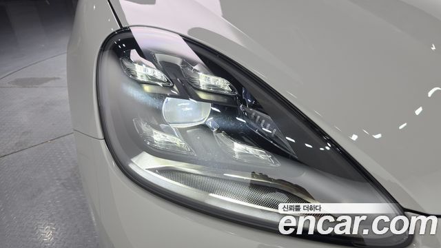 Porsche Cayenne 2021 — photo 8