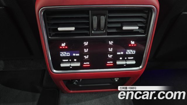 Porsche Cayenne 2021 — photo 29