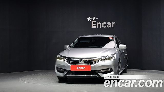 Honda Accord 2017 — photo 3