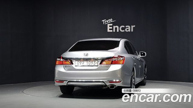 Honda Accord 2017 — photo 4