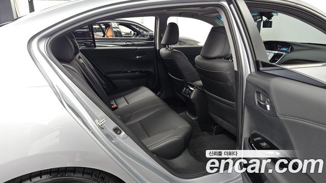 Honda Accord 2017 — photo 12
