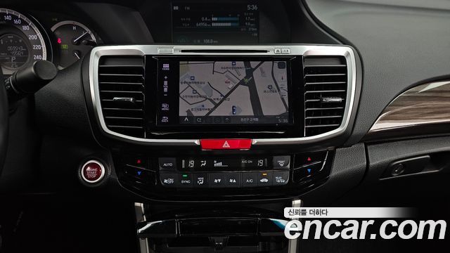 Honda Accord 2017 — photo 14