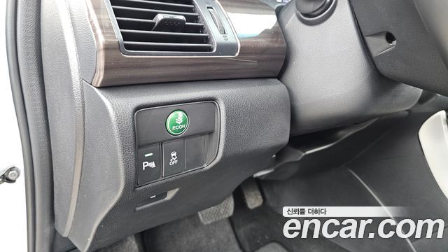 Honda Accord 2017 — photo 16