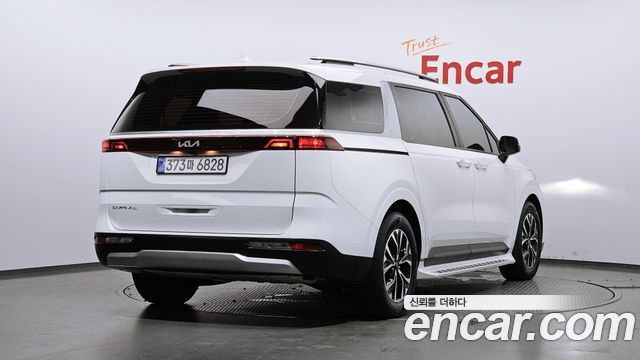 Kia Canival 2022 — photo 2
