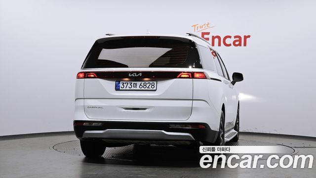Kia Canival 2022 — photo 4