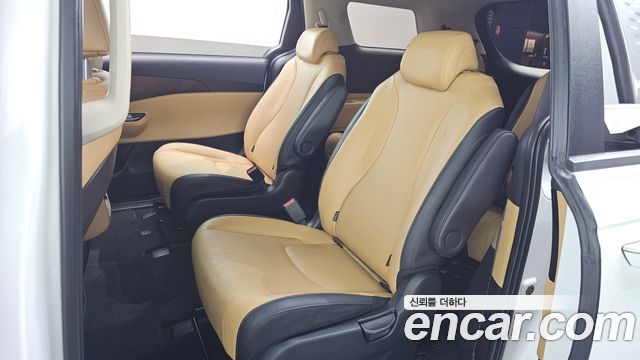 Kia Canival 2022 — photo 11