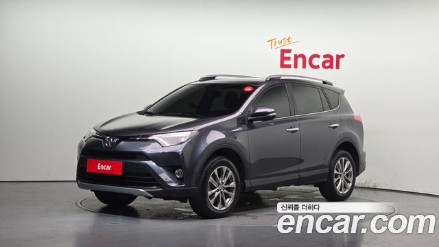 Toyota RAV4 2017 — photo 1