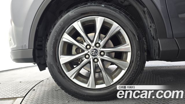 Toyota RAV4 2017 — photo 5